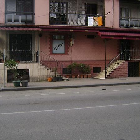 Guesthouse Melikishvili 57 Batumi Exterior photo