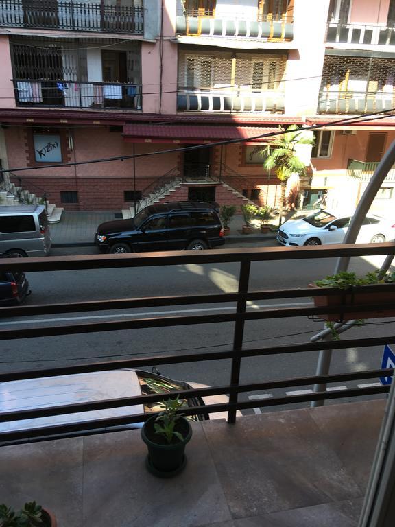 Guesthouse Melikishvili 57 Batumi Exterior photo